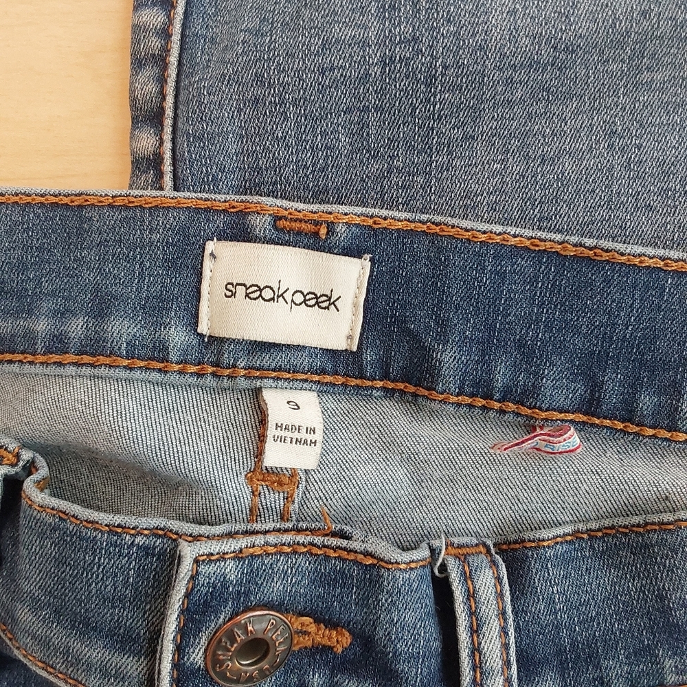 Sneak Peek Light Blue Skinny Distressed Mid Rise Jeans Juniors Size 9 - Picture 2 of 4
